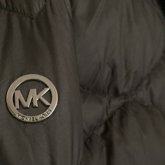 MICHAEL Michael Kors Packable Down Hooded Jacket - Picture 6 of 10